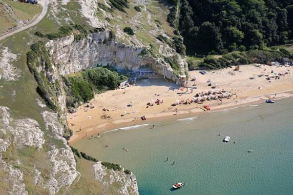 Appartamenti - Spiaggia Zaiana 페스키치 외부 사진